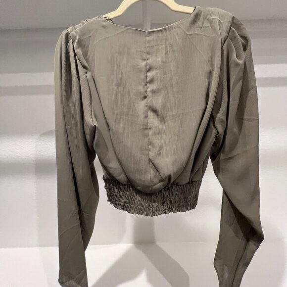 NWOT Long Sleeve Crop Top - Picture 3 of 4